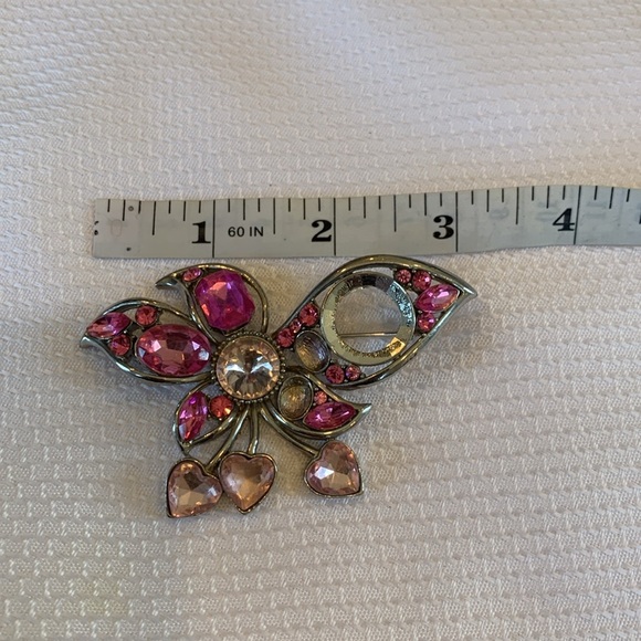 Pink Crystals and Hearts in Silver Tone Brooch Pin - Picture 4 of 4